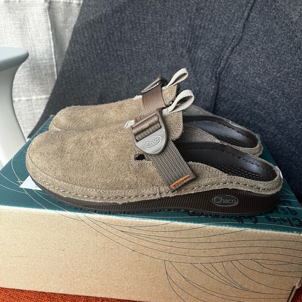 Chaco Paonia Clog in Teak Size 8